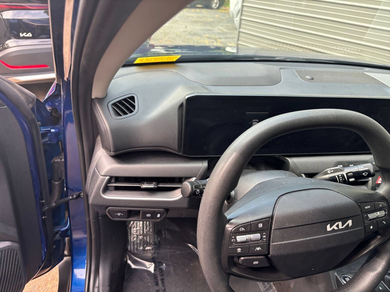 Used 2025 Kia K4 FWD image 29