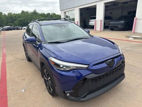 Used 2024 Toyota Corolla Cross AWD Hybrid w/ Convenience Package image 11