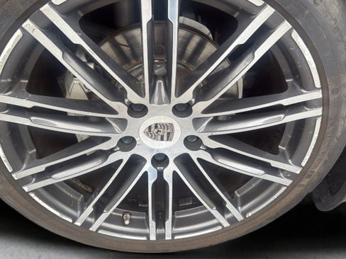 Used 2016 Porsche Panamera S RWD image 19