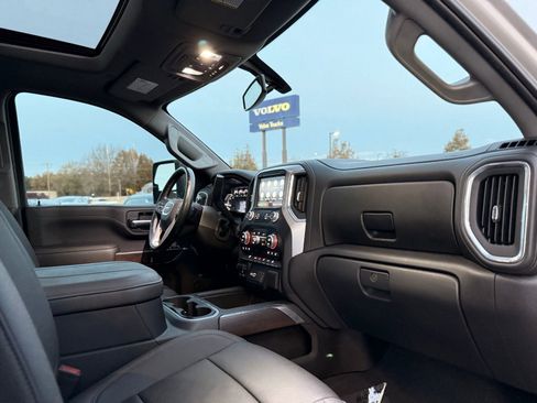 Used 2023 GMC Sierra 2500 SLT image 30