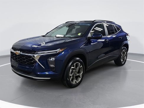 Used 2024 Chevrolet Trax LT w/ Driver Confidence Package image 9