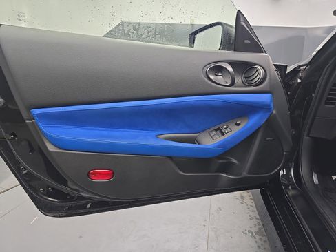 Used 2024 Nissan Z Performance w/ Floor Mat Package RWD image 21