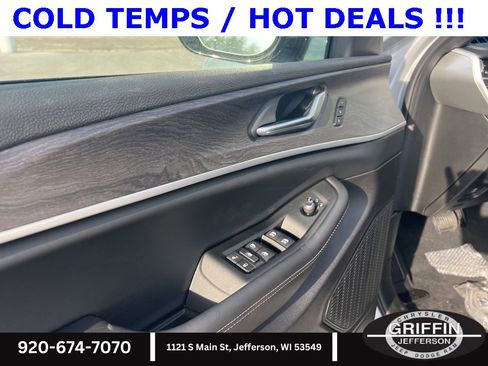 New 2025 Jeep Grand Cherokee Limited w/ Luxury Tech Group II image 17