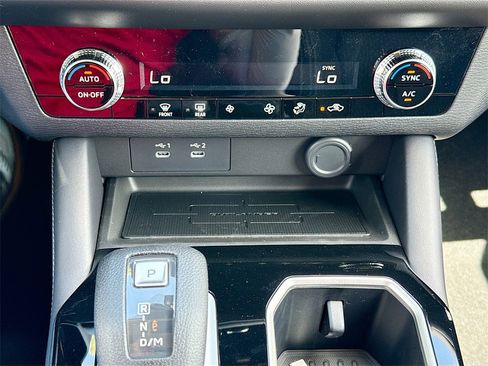 New 2025 Mitsubishi Outlander ES image 16