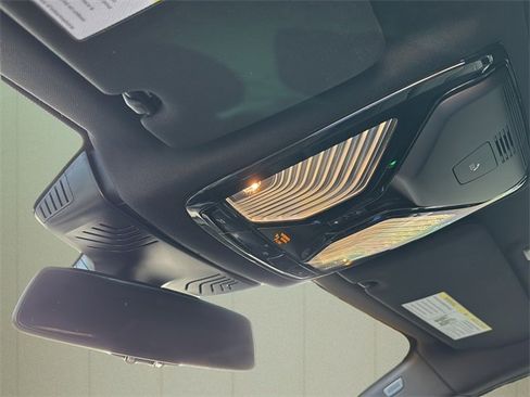 Used 2023 BMW M550i xDrive w/ Dynamic Handling Package image 35