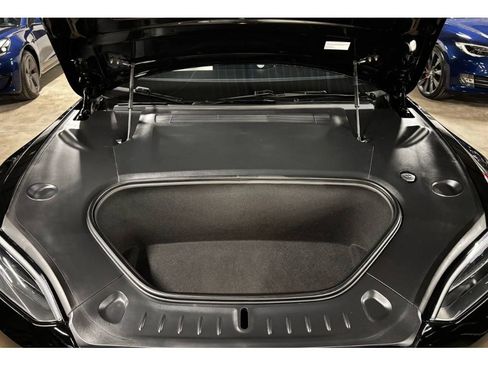 Used 2024 Tesla Model S image 4