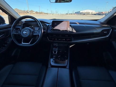 Used 2023 Nissan Rogue SV w/ SV Premium B Package image 19