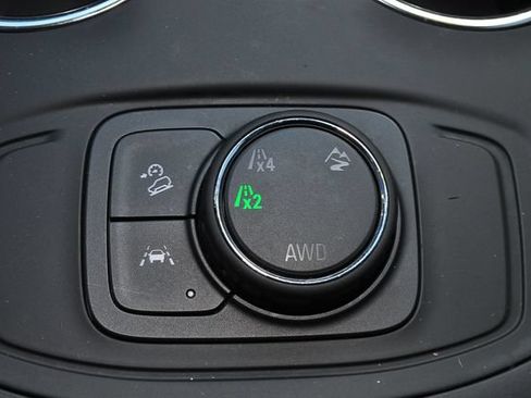 Used 2024 GMC Terrain SLE AWD/4WD image 32