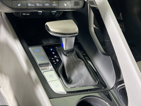 Used 2023 Hyundai Elantra SEL w/ Convenience Package image 17