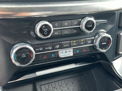 Used 2023 Ford F150 Lariat w/ Equipment Group 502A High AWD/4WD image 19