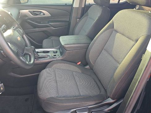 Used 2021 Chevrolet Traverse LS FWD image 8