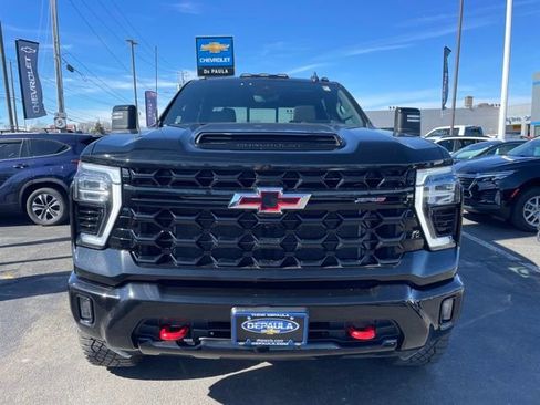 Used 2024 Chevrolet Silverado 2500 ZR2 w/ Technology Package image 21
