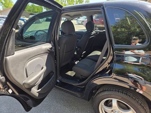 Used 2005 Chrysler PT Cruiser Limited w/ Chrome Accents Group FWD image 31