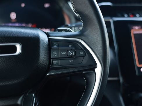 Used 2022 Jeep Grand Cherokee L Laredo image 22