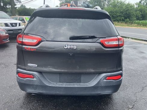 Used 2015 Jeep Cherokee Latitude FWD image 8