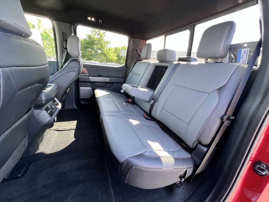 Used 2023 Ford F150 Lightning Lariat AWD/4WD image 28