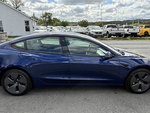 Used 2022 Tesla Model 3 Long Range AWD/4WD image 6