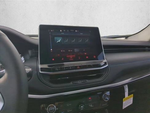 New 2026 Jeep Compass Latitude image 10