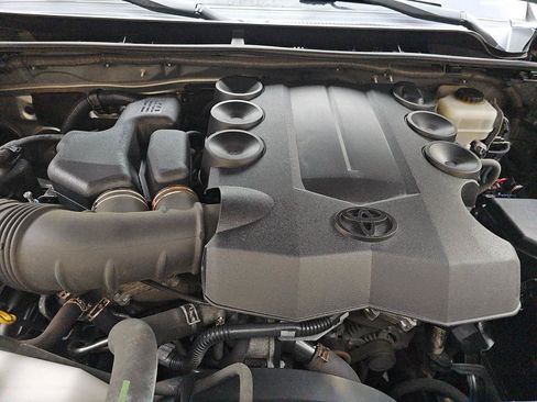 Used 2016 Toyota 4Runner SR5 Premium AWD/4WD image 25