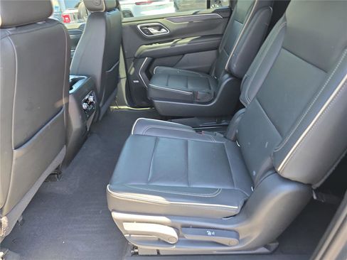 Used 2021 GMC Yukon XL SLT w/ SLT Luxury Plus Package AWD/4WD image 16