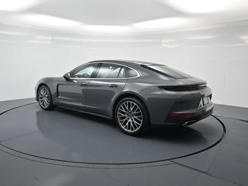 Used 2025 Porsche Panamera image 3