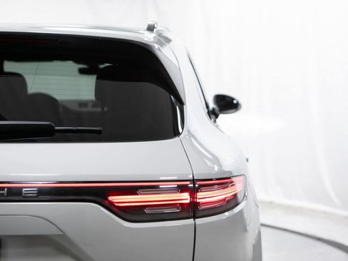 Certified 2023 Porsche Cayenne S Platinum image 37