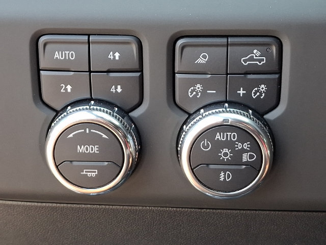 Used 2025 GMC Sierra 2500 Denali Ultimate AWD/4WD image 9
