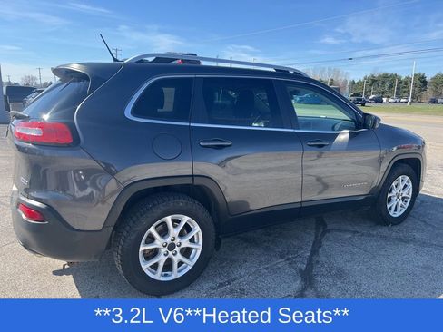Used 2016 Jeep Cherokee Latitude w/ Cold Weather Group AWD/4WD image 4