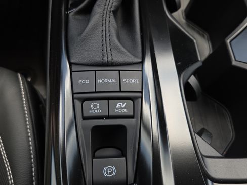 Used 2026 Toyota Camry SE FWD image 29