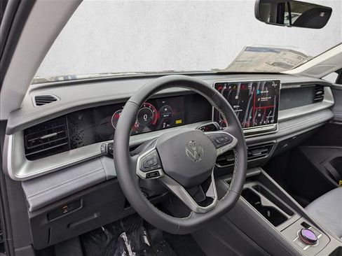 New 2026 Volkswagen Tiguan SE image 12