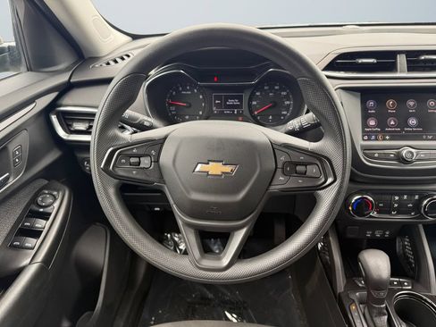 Used 2023 Chevrolet TrailBlazer LT FWD image 12