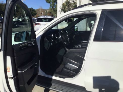 Used 2019 Mercedes-Benz GLS 550 4MATIC image 5