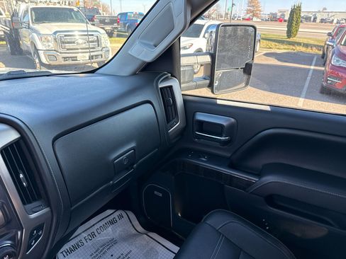 Used 2015 GMC Sierra 2500 Denali w/ Duramax Plus Package image 28