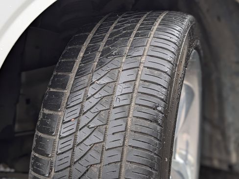 Used 2015 Dodge Challenger R/T Plus image 35