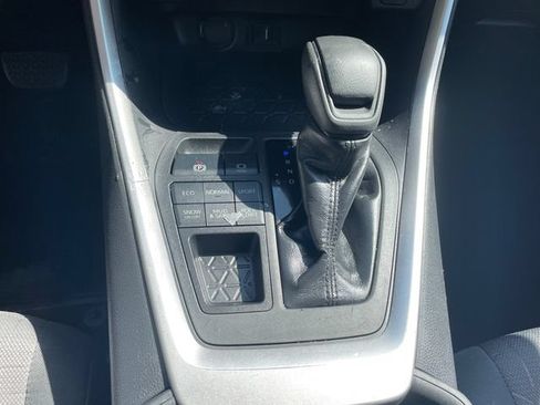 Used 2019 Toyota RAV4 XLE AWD/4WD image 35