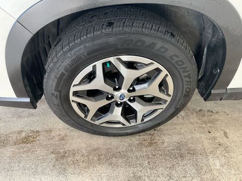 Used 2022 Subaru Forester Premium image 10