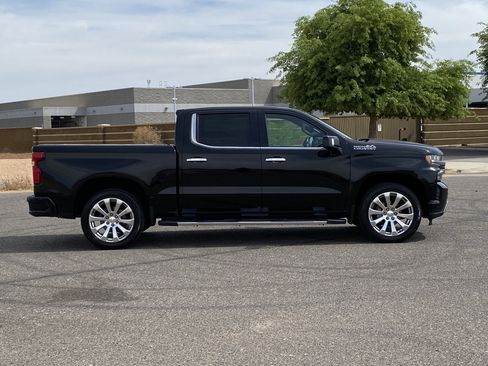 Used 2022 Chevrolet Silverado 1500 High Country AWD/4WD image 2