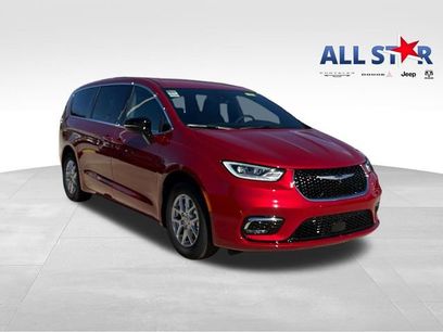 New 2026 Chrysler Pacifica Select