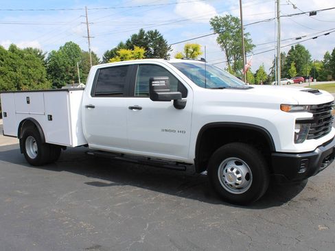 Used 2025 Chevrolet Silverado 3500 W/T w/ WT Convenience Package AWD/4WD image 9