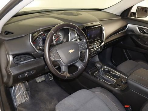 Used 2021 Chevrolet Traverse LT FWD image 24