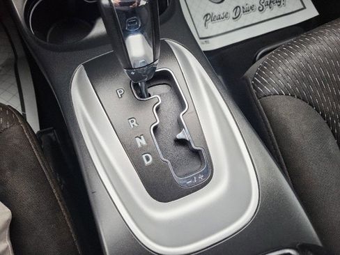 Used 2018 Dodge Journey SE w/ Connectivity Group FWD image 12