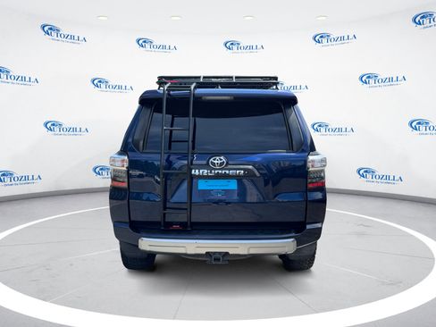 Used 2017 Toyota 4Runner TRD Off-Road Premium AWD/4WD image 4