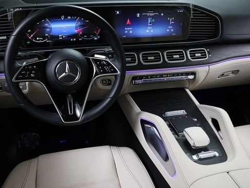 Certified 2026 Mercedes-Benz GLS 450 4MATIC image 17