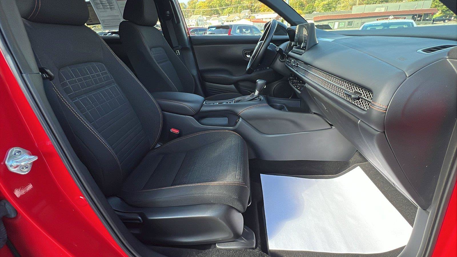 Certified 2025 Honda HR-V Sport image 13