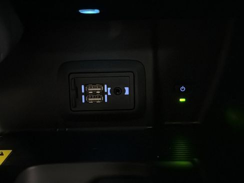 Used 2022 Toyota Venza Limited w/ Advanced Technology Package image 33