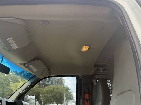 Used 2015 Chevrolet Express 2500 RWD image 19