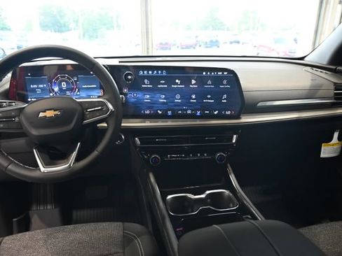 New 2026 Chevrolet Traverse LT w/ LPO, Floor Liner Package FWD image 13