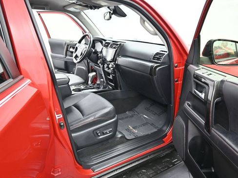 Used 2023 Toyota 4Runner TRD Off-Road Premium AWD/4WD image 6