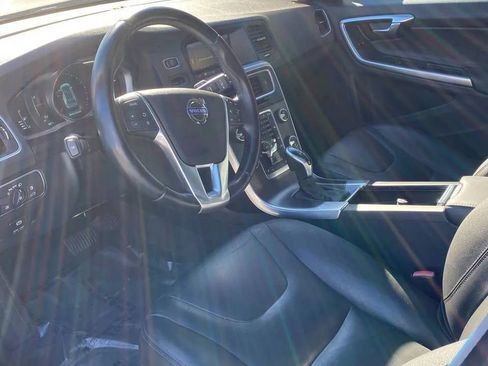 Used 2015 Volvo V60 T5 Premier image 13