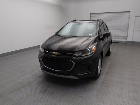 Used 2020 Chevrolet Trax LT w/ LT Convenience Package image 15